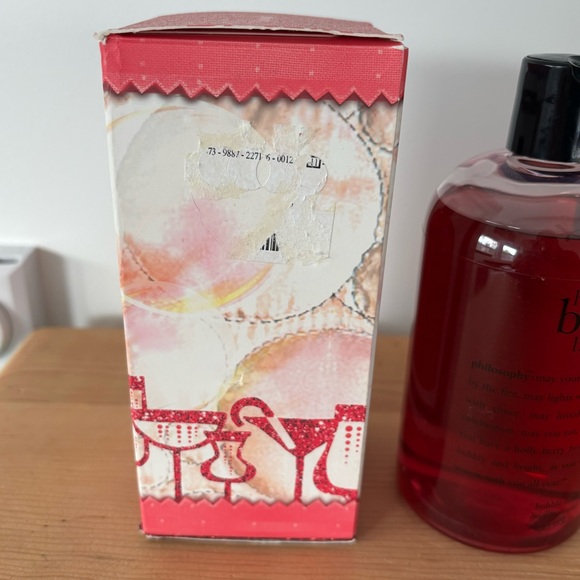 Philosophy Holly Berry Bubbly (16 Oz) - Picture 5 of 6